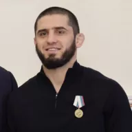 Ислам Махачев